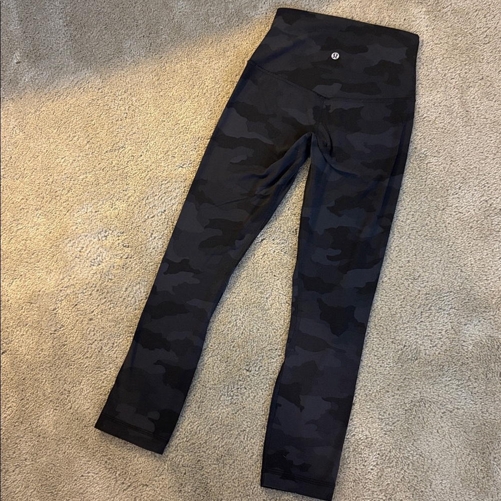 Lululemon High Rise Crop 23” - Picture 2 of 9